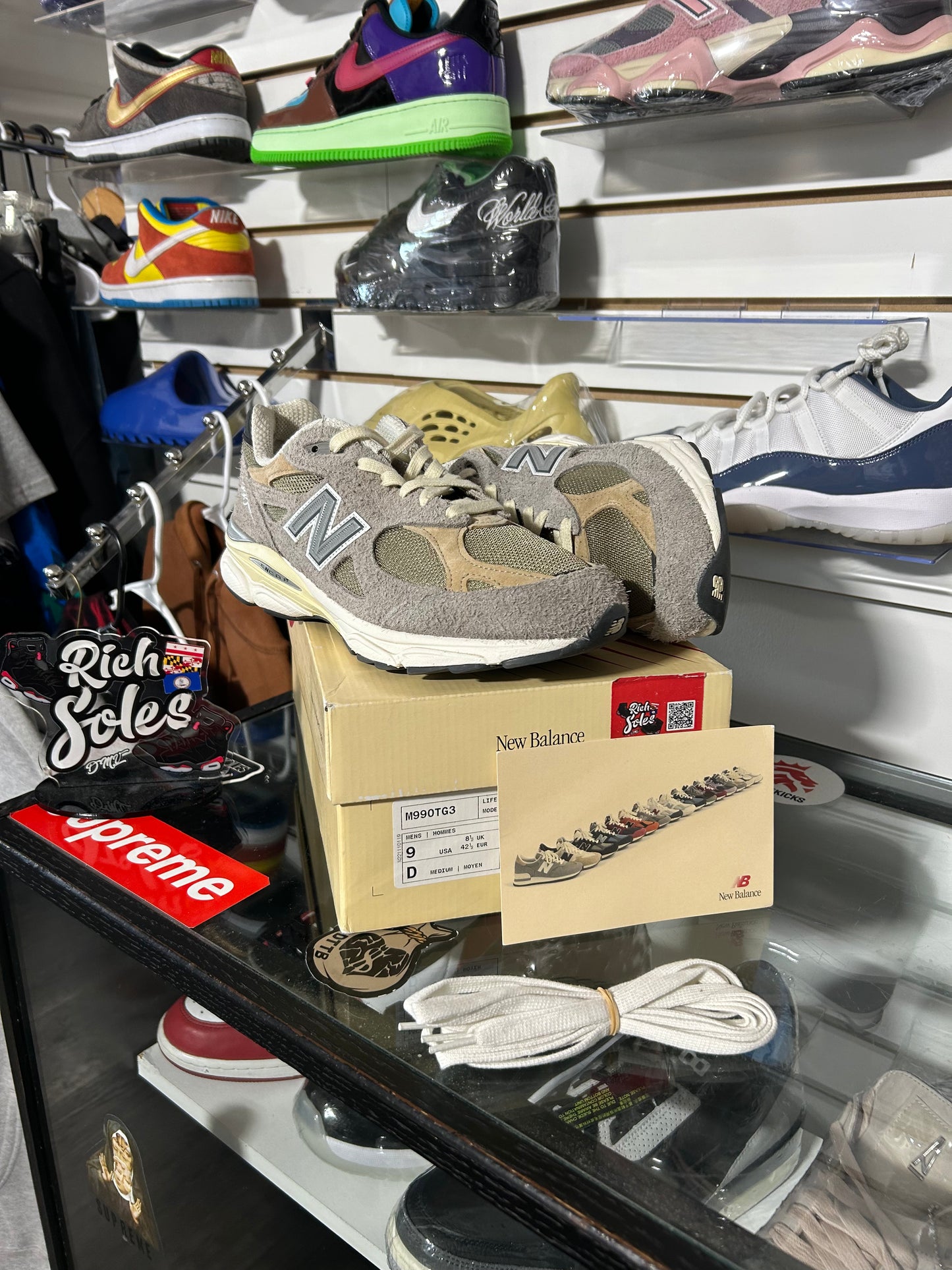Teddy Santis 990v3